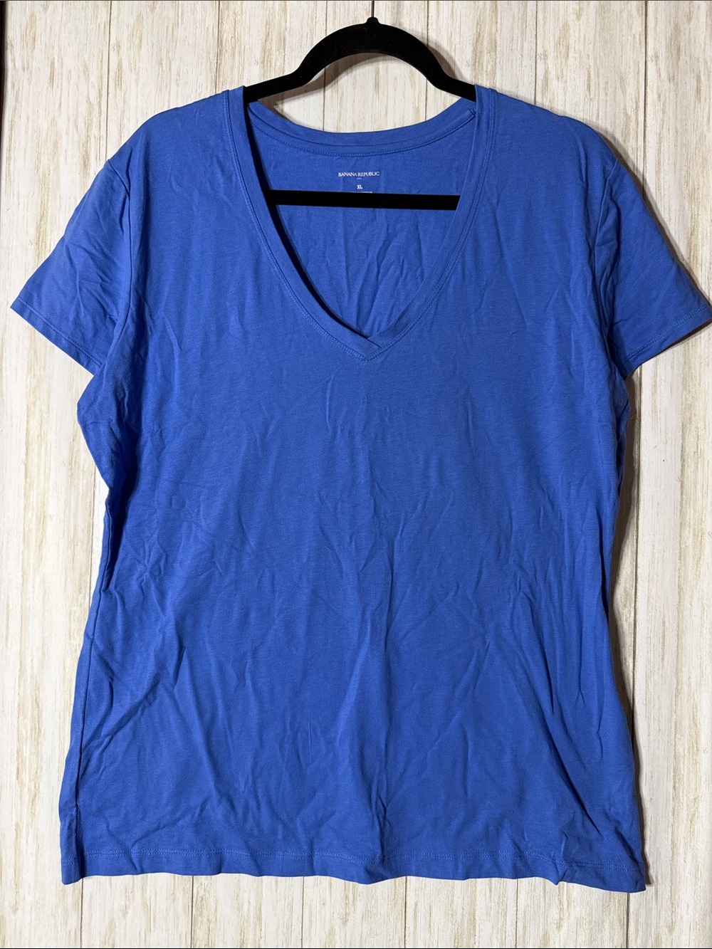 Banana Republic Women's V-Neck Short Sleeve Tee in Blue